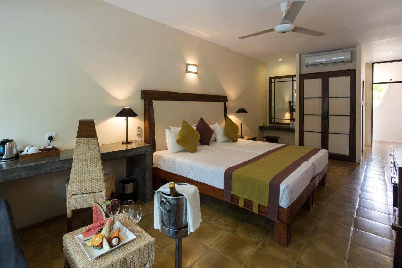 Nilaveli Beach Hotel Exterior photo