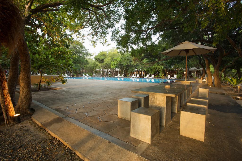 Nilaveli Beach Hotel Exterior photo