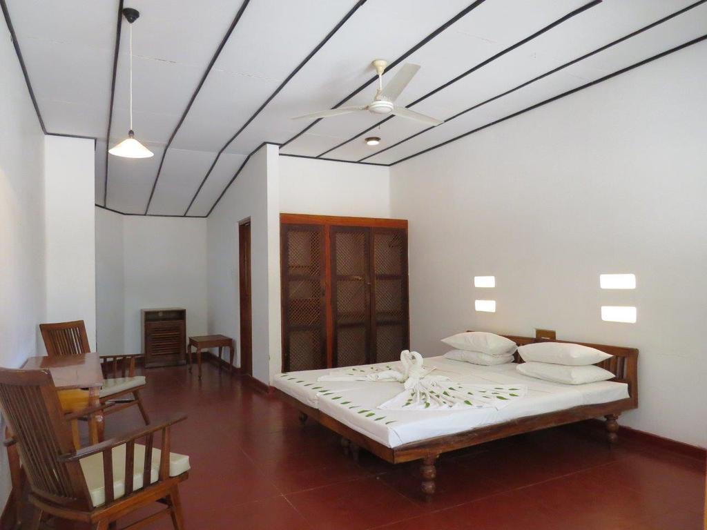Nilaveli Beach Hotel Exterior photo