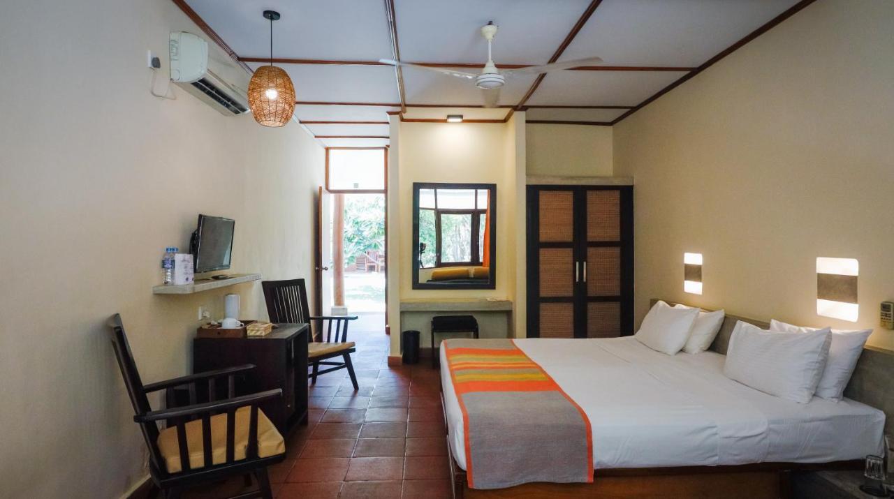 Nilaveli Beach Hotel Exterior photo